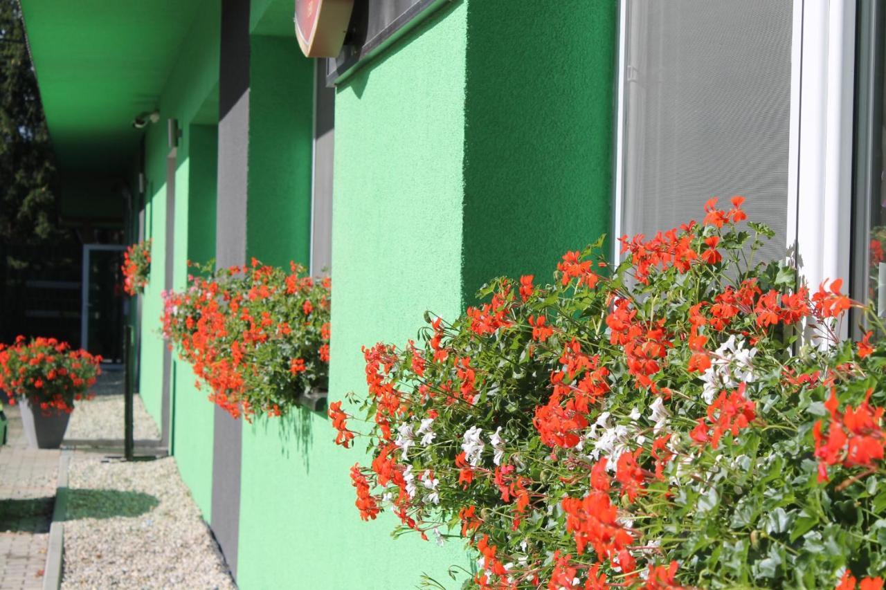 Reštaurácia GÓL Oravske Vesele Exterior foto
